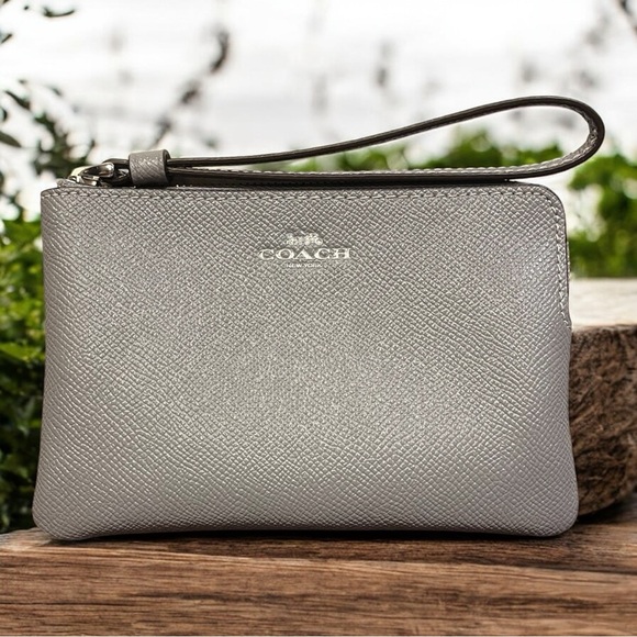 Coach Corner Zip Wristlet in Gray NWOT - Picture 1 of 5